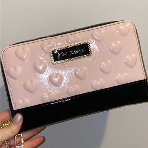Betsey Johnson wristlet - pink/black/hearts, NEW!